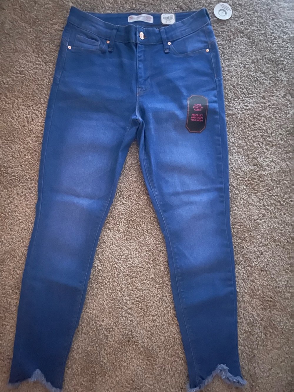 NWT No Boundaries Sculpting Skinny Jeans Blue Size 11 Frayed Tulip Hem